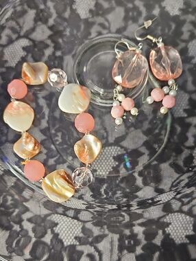 Pink and Pearl Shell Beaded Bracelet with Matching Earrings